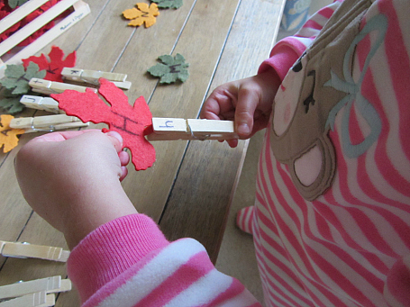 leaf-letter-match-game-for-preschool-